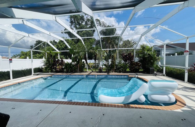 Florida Paradise Home Near IMG Academy and Siesta Key Beach