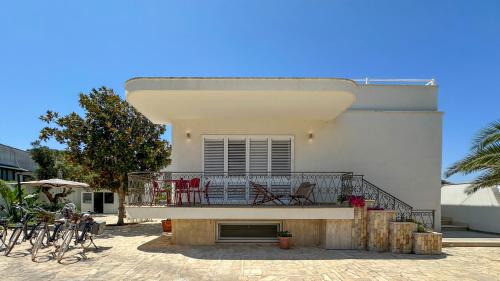 Flowing House