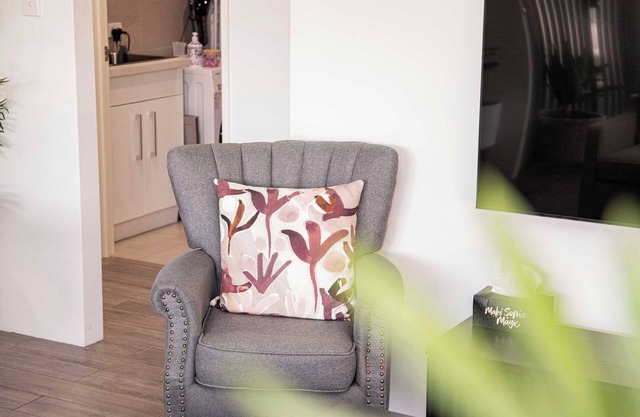 Fly In, Relax and Explore 2BR Near Perth Airport