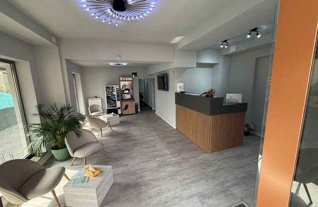 FLY & STAY AT GEORGE'S