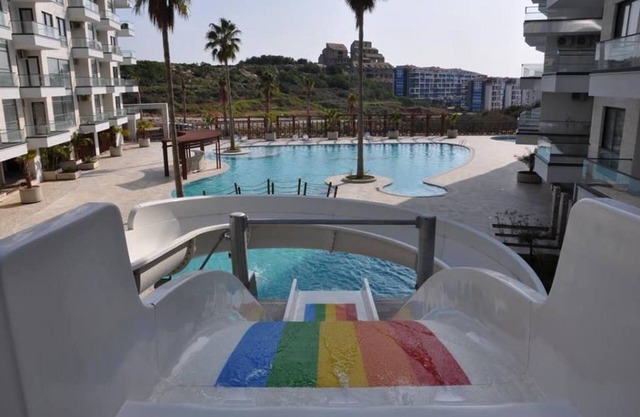 For holiday renting apartment close to sea with stunning view