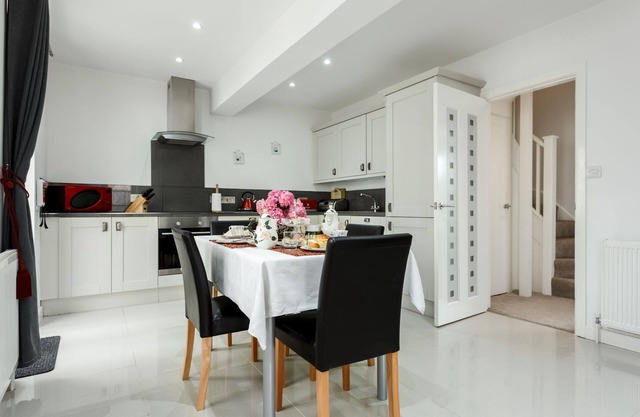 Forest Edge - luxury holiday home near the coast