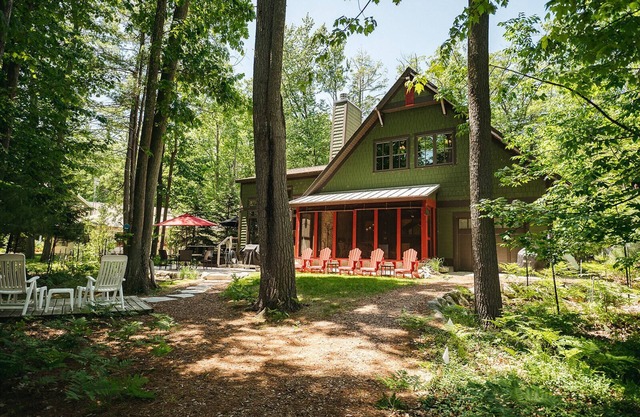 Forest Haven - nA Spectacular Cottage Home on Antrim's Chain of Lakes