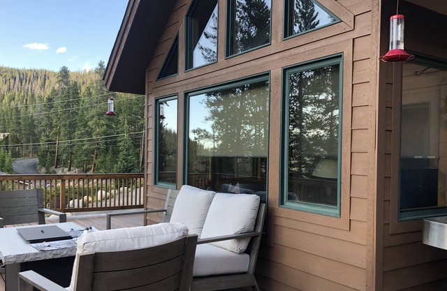 Forest Hills Hideaway | Nearby Golf, Shopping & More