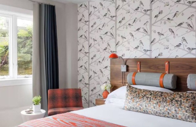 Forest Retreat Lodge | Walk to Shops, Restaurants, and Nearby Outdoor Adventures