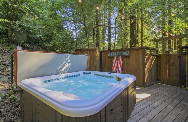 Forest Retreat, Private, Redwoods, Hot Tub, The Great Outdoors
