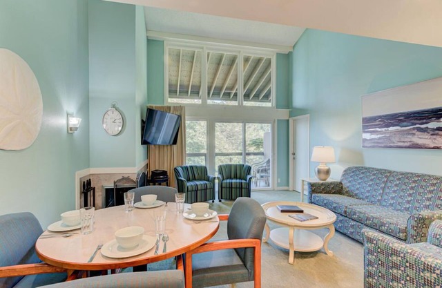 Forest-View Loft w/Full Kitchen | Sleeps 4