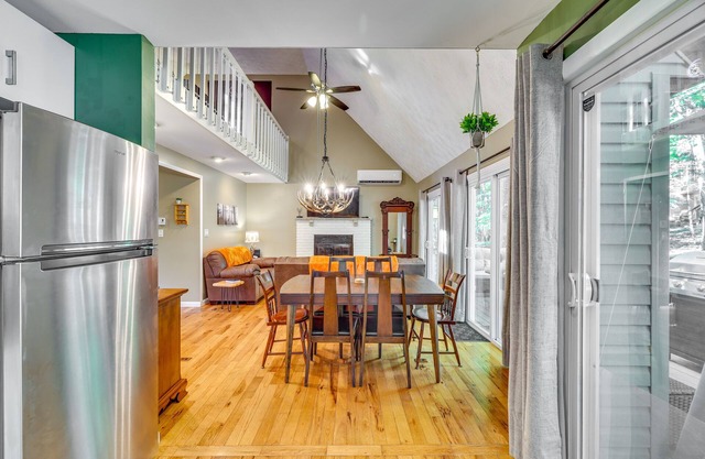 Forest-View Poconos Cabin w/Resort Amenities