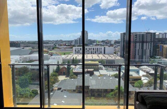 Fortitude Valley 2bed Parking Pool Showground Qfv010