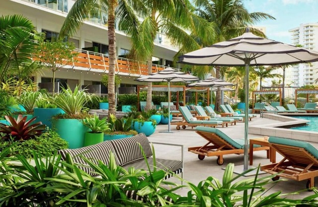Four 2 Queen Bed Units in The Gates Hotel South Beach. Onsite Pool, Pets Allowed