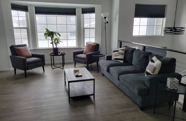 Four Bedroom 3 bath House Next to Riverside State Park