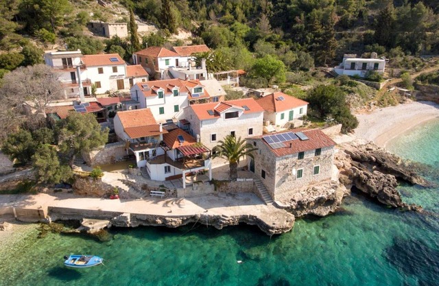 Four Bedroom Holiday Home