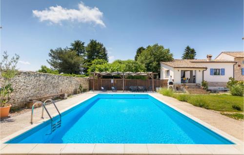 Four-Bedroom Holiday Home In Vodnjan