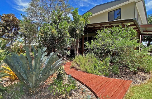 Four Bedroom Home Overlooking the Waters of Moreton Bay