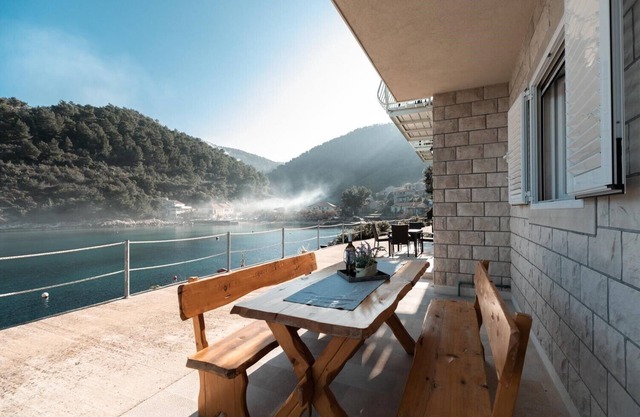 Four Bedroom House with sea view