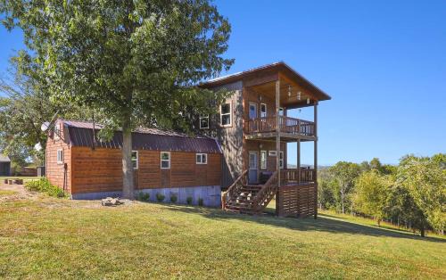Fox Wood Cabin Whot Tub Family-friendly, 50 Acres
