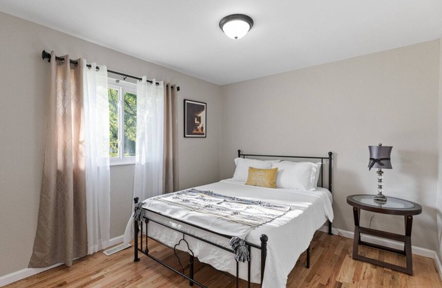 Fragrance free - spacious Ranch -safe &quiet- 4 br 2 bath