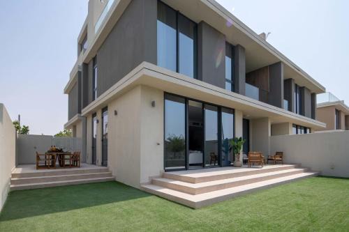Frank Porter - Club Villas