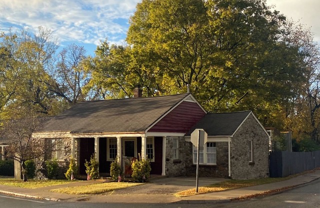 Franklin Historic Cottage on Old Womack Distillery