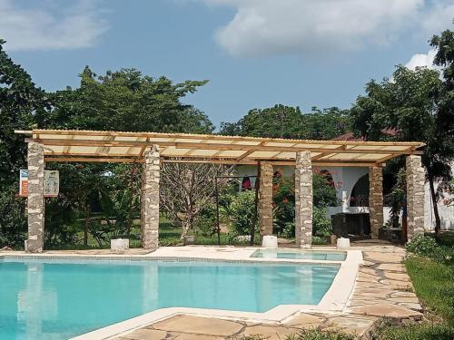 Fred Hunter Villa