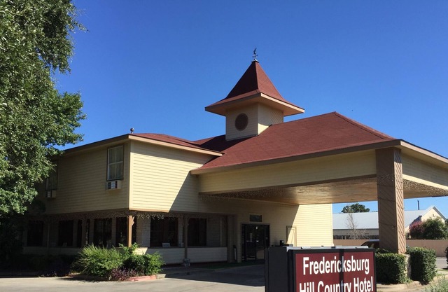 Fredericksburg Hill Country Hotel
