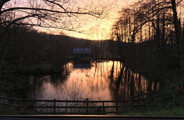 Free fishing; dog friendly; Castle views; sleeps 4 Brecon Beacons National Park
