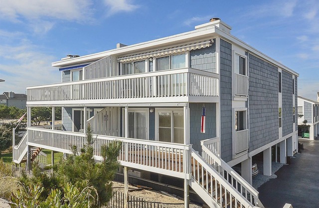 Free Golf at Bear Trap Dunes and MORE! AMAZING OCEANFRONT CONDO IN NORTH FENWICK!