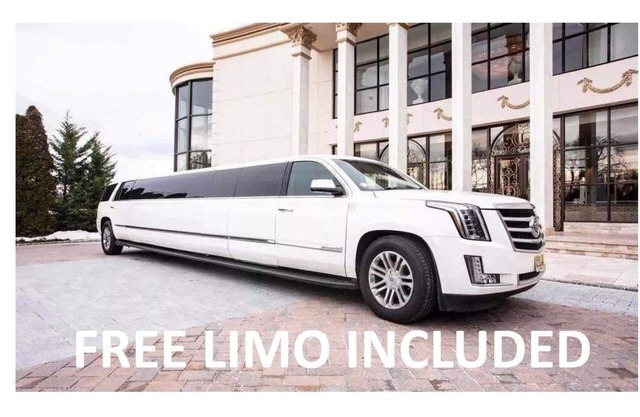 FREE LIMO, Private Pool Jacuzzi, 8 acres 5 room 5 bath Sleeps 26