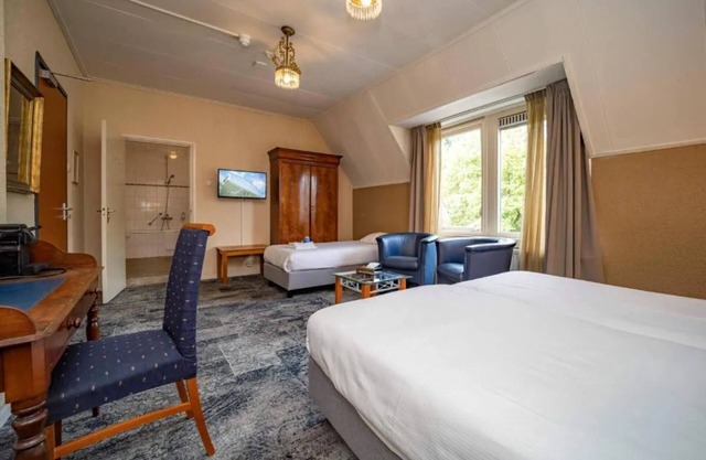 Free Parking and E-Bike Rentals for a Perfect Stay Near Het Loo Palace