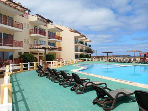 Free Spirit - Cosy Beach Front apartament with Pool