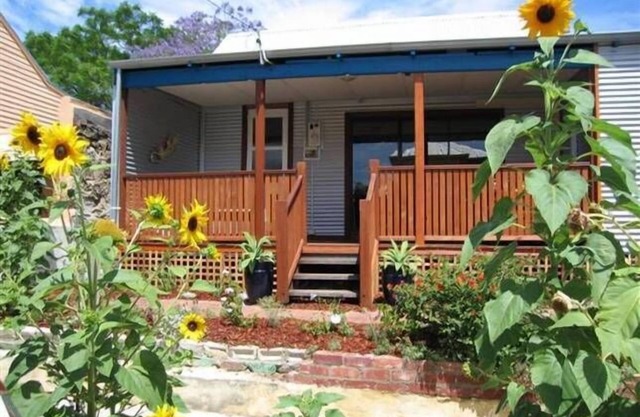 Fremantle South Beach House + Outdoor Studio 4x2