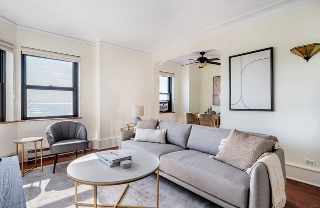 Fresh Gold Coast 1BR w/Grills & Gym, nr Shopping & Park, by Blueground