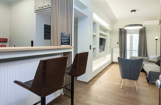 Fresh Modern 1 Bd Apt in Vibrant Patisia