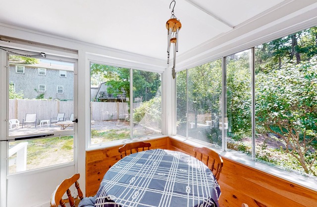 Freydis Glen | Dog-friendly cottage in South Dennis with firepit - walk to bay