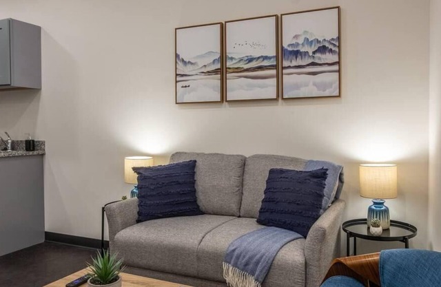 Frontdesk | Bright 1 BR Apt in Cultural District