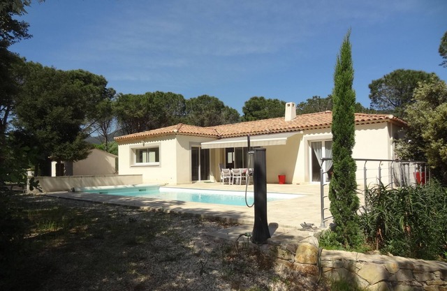 Fully air-conditioned villa with swimming pool in the Gulf of St Tropez