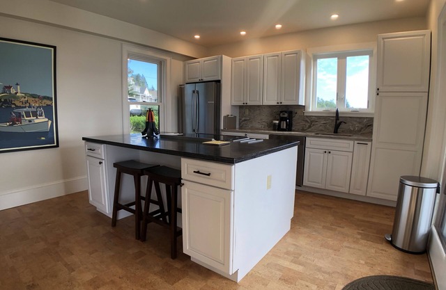 Fully appointed, spacious Home in Maine Island village off Acadia Nat'l Park