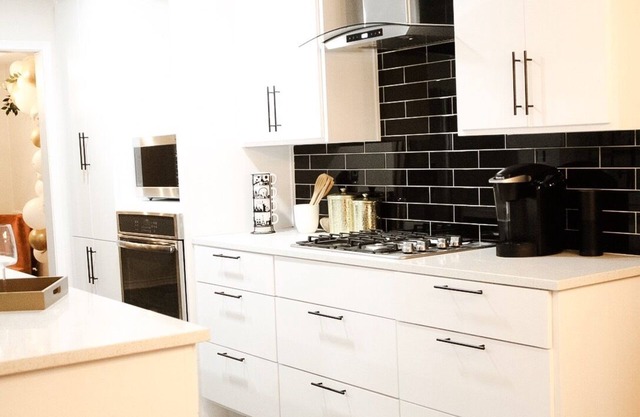 Fully Equipped Extra Clean Large Home-Staycation-Getaway