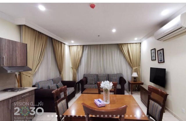 Fully Furnished 3 Rooms Serviced Apartment FOR RENT Sari St / UNIT 13
