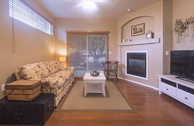 FULLY FURNISHED EXECUTIVE 2 BED/2BATH CONDO NEAR CSU AND OLD TOWN