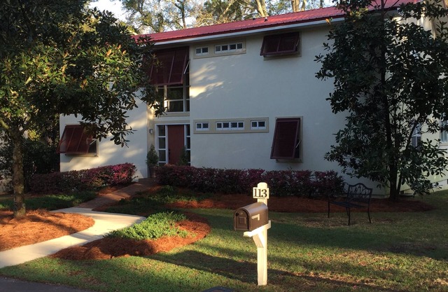Fully Furnished - Fairhope Bluff ~ Minimum 31 day stay {available May 1-Dec 31}
