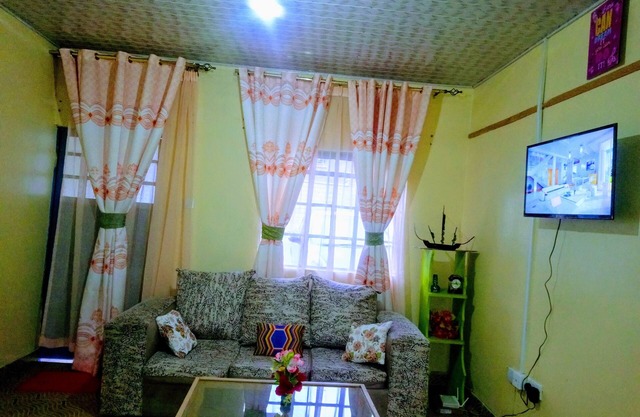 Fully Furnished one bedroom bungalow in Thome, Garden Estate near Windsor Hotel