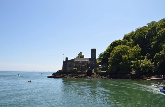 Fully refurbished holiday chalet, sleeps 3, free parking nr Dartmouth
