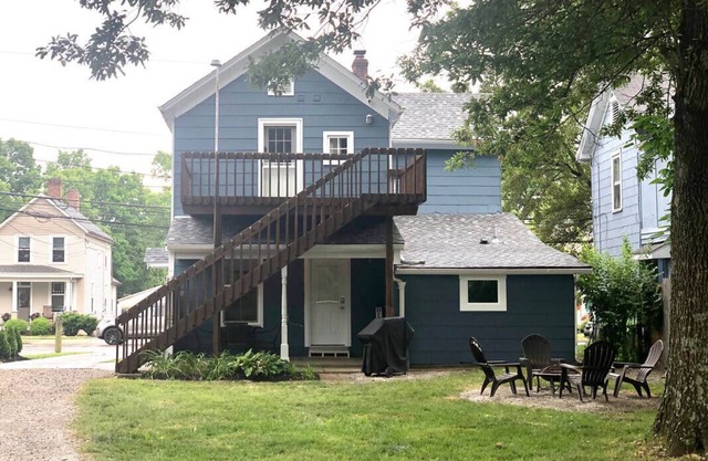 Fully Remodeled ground level unit in Historic District!