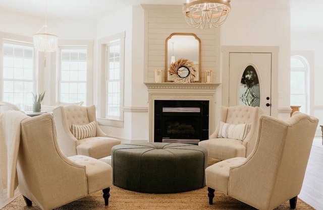 Fully remodeled Victorian home near Charlotte. Great for family gatherings.
