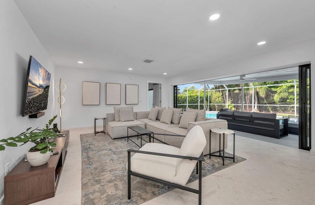 Fully Renovated Luxury Home W/Private Beach Access & Optional Golf Cart