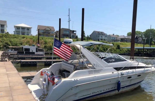 Fun cabin cruiser on the Arkansas River.