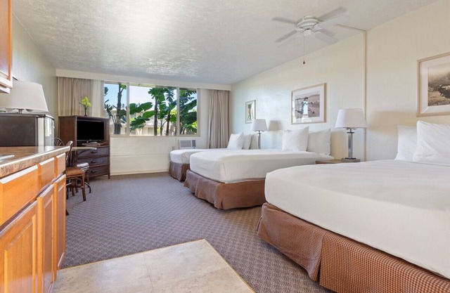 Fun for the Whole Family! 3 Poolside Units, Minutes to Iao Valley State Park!