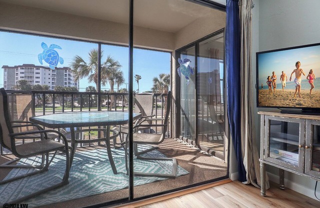 Fun In Sun On A Budget! 2B/2B Condo w/Pool & Tennis! Walk to Beach!