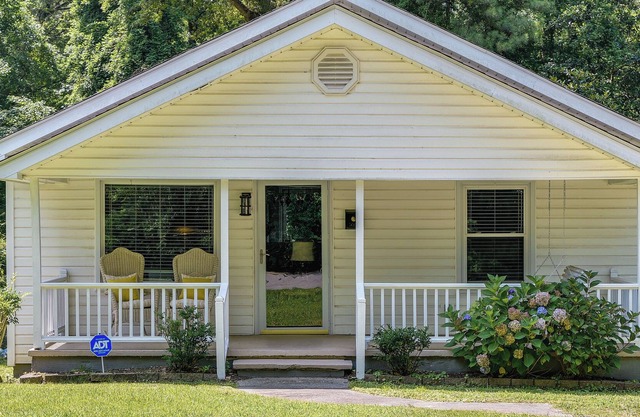 Fuquay-Varina Vacation Home w/ Spacious Deck